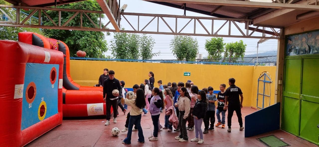 ¡Día de Alegría y Convivencia en el Colegio HF Camilo Henríquez de Quilpué! - 584645884_1319445593311763_9202840277113920086_n.jpg